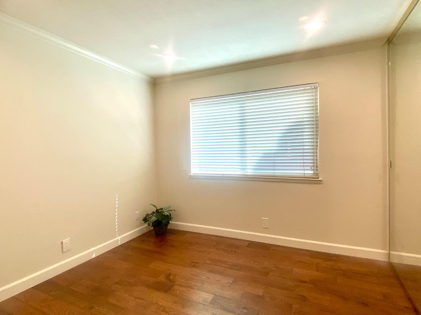 Detail Gallery Image 27 of 31 For 852 Arcturus Cir, Foster City,  CA 94404 - 5 Beds | 2/1 Baths