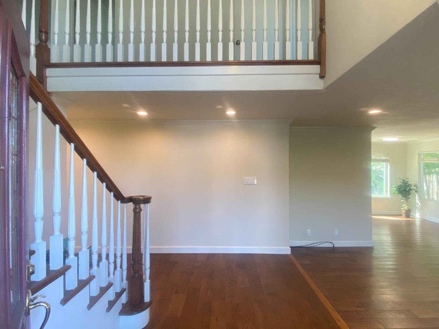 Detail Gallery Image 4 of 31 For 852 Arcturus Cir, Foster City,  CA 94404 - 5 Beds | 2/1 Baths