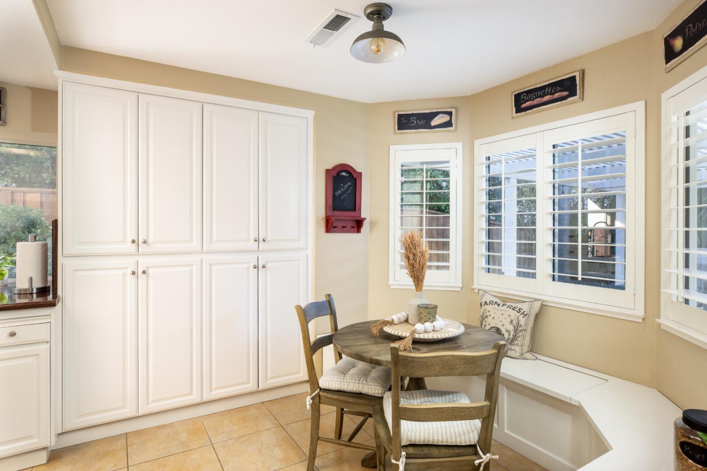 Detail Gallery Image 13 of 28 For 156 Zinfandel Cir, Scotts Valley,  CA 95066 - 3 Beds | 2 Baths