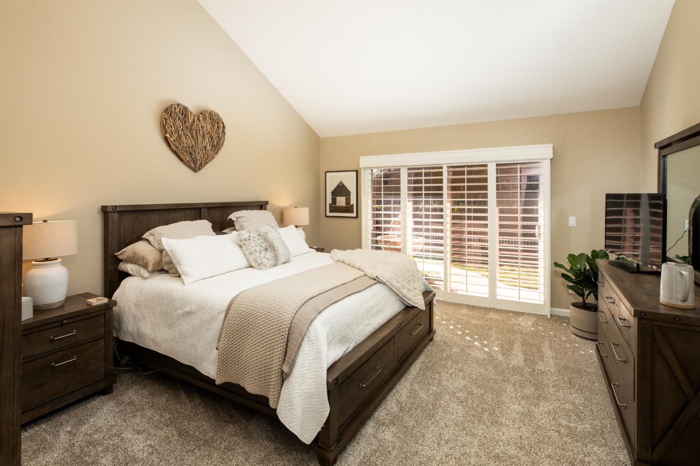 Detail Gallery Image 14 of 28 For 156 Zinfandel Cir, Scotts Valley,  CA 95066 - 3 Beds | 2 Baths