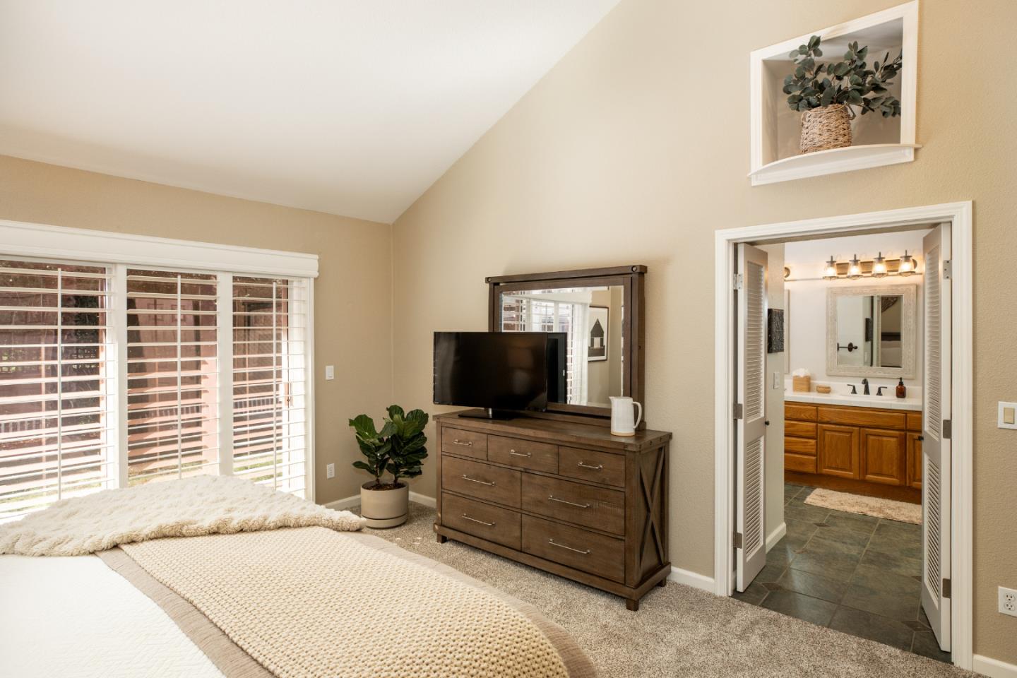 Detail Gallery Image 15 of 28 For 156 Zinfandel Cir, Scotts Valley,  CA 95066 - 3 Beds | 2 Baths