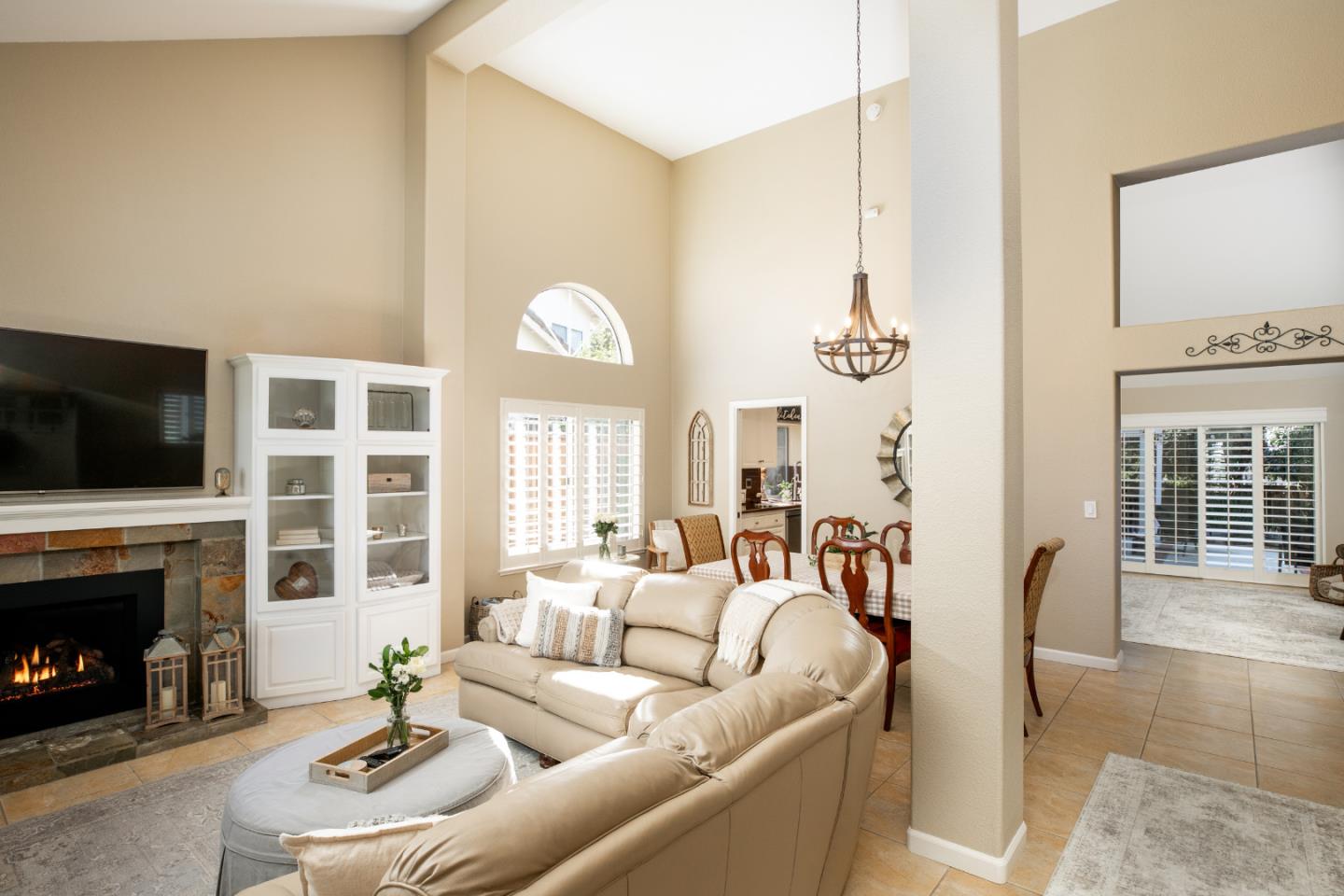 Detail Gallery Image 5 of 28 For 156 Zinfandel Cir, Scotts Valley,  CA 95066 - 3 Beds | 2 Baths