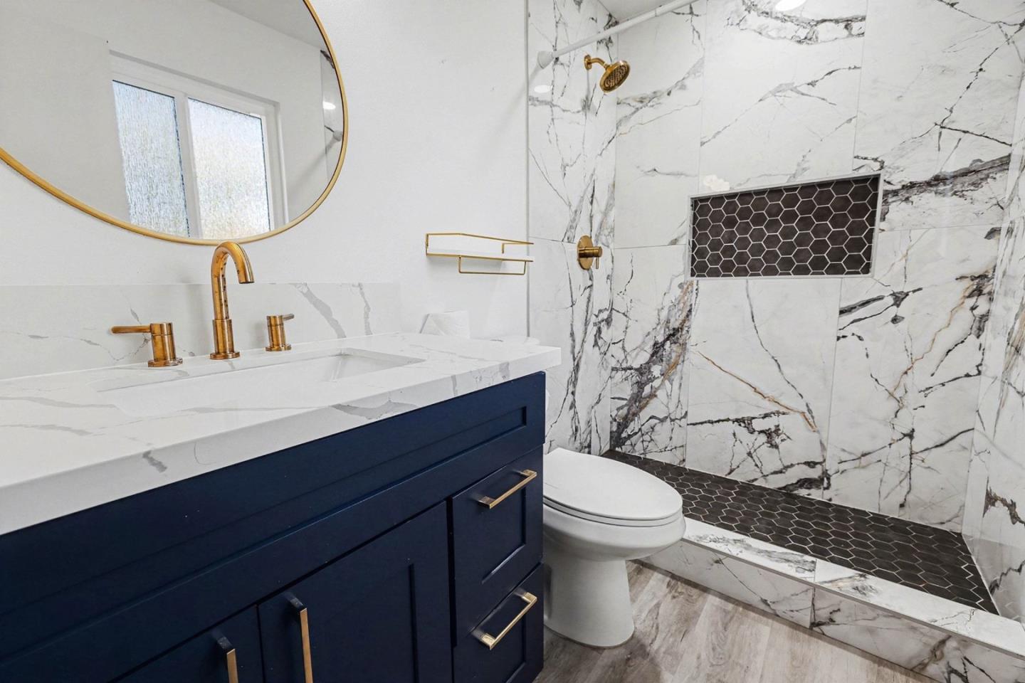 Detail Gallery Image 6 of 15 For 201 Dorothy Ct, Escondido,  CA 92027 - 4 Beds | 2 Baths