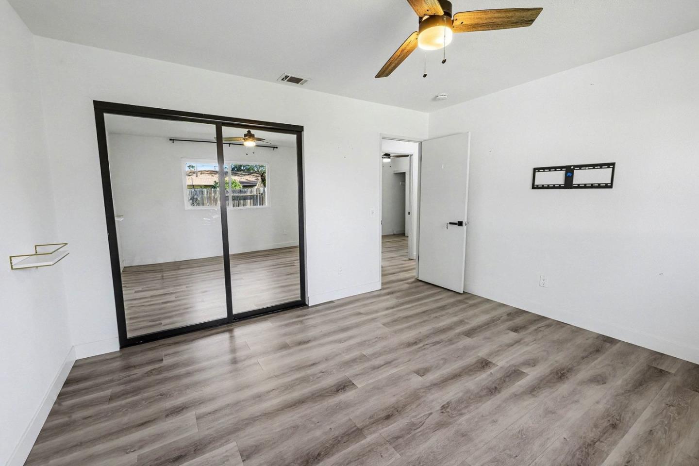 Detail Gallery Image 8 of 15 For 201 Dorothy Ct, Escondido,  CA 92027 - 4 Beds | 2 Baths