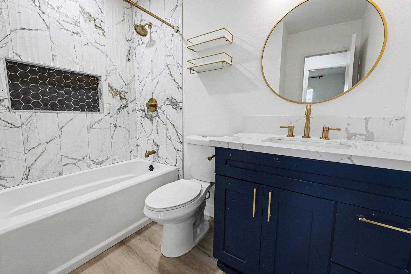 Detail Gallery Image 9 of 15 For 201 Dorothy Ct, Escondido,  CA 92027 - 4 Beds | 2 Baths