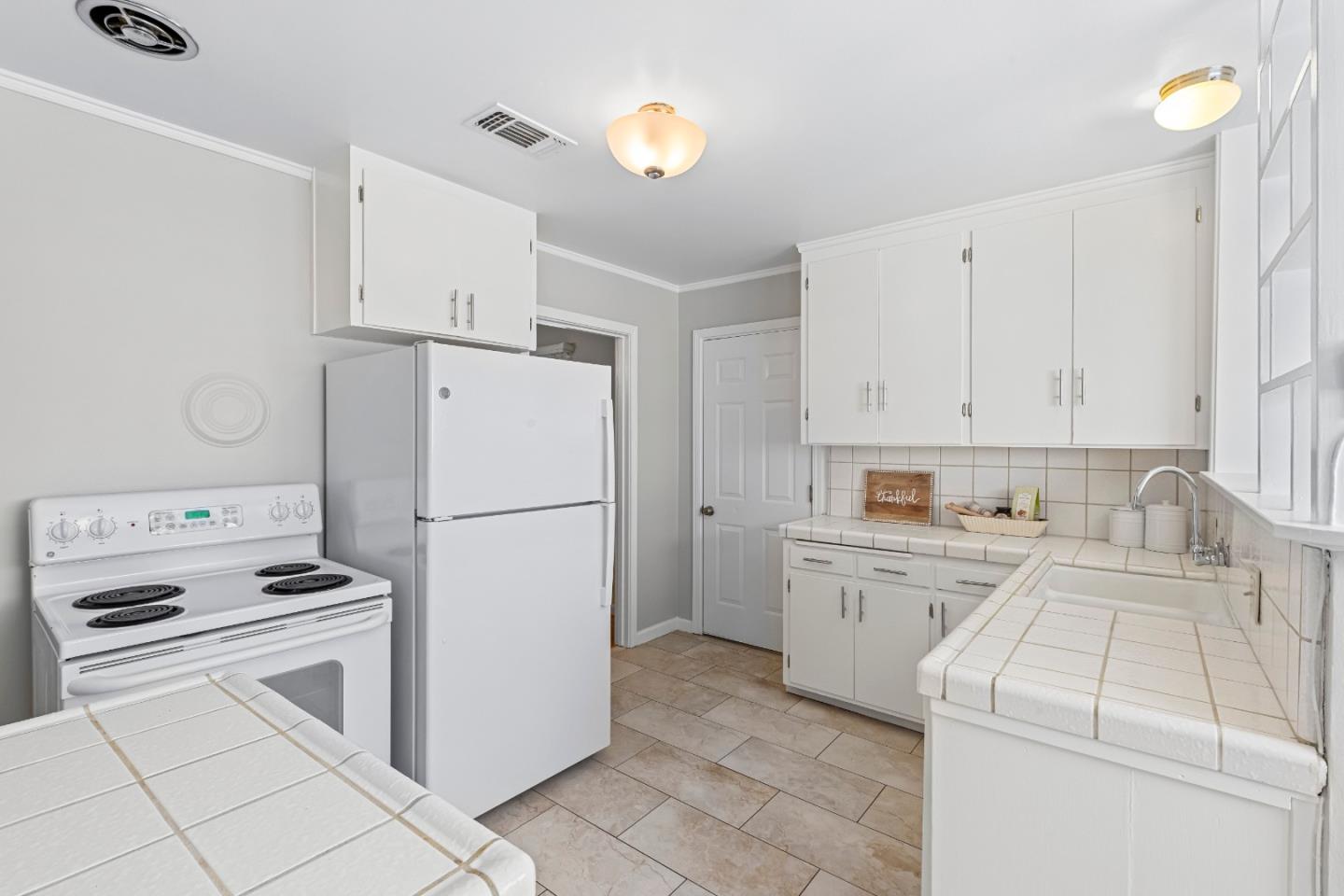 Detail Gallery Image 18 of 38 For 1281 San Juan Ave, San Jose,  CA 95110 - 2 Beds | 1/1 Baths