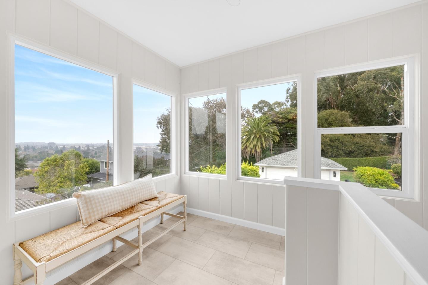 Detail Gallery Image 4 of 34 For 3909 Leona St, San Mateo,  CA 94403 - 3 Beds | 2 Baths