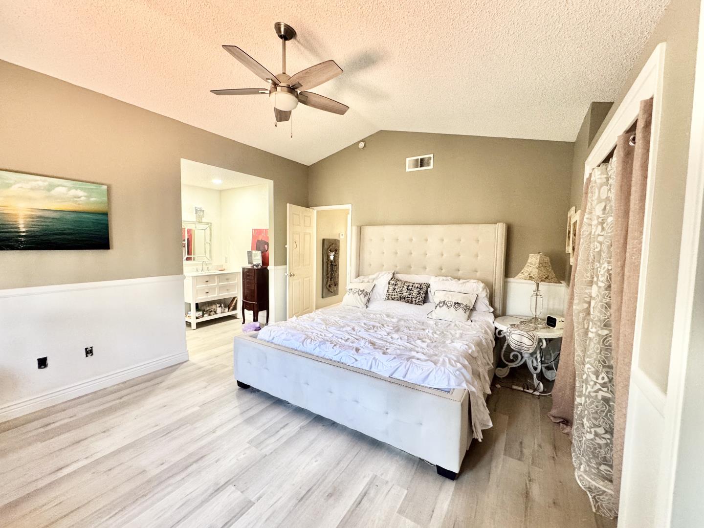 Detail Gallery Image 12 of 16 For 7605 Golden Rise Ct, Bakersfield,  CA 93313 - 3 Beds | 2/1 Baths