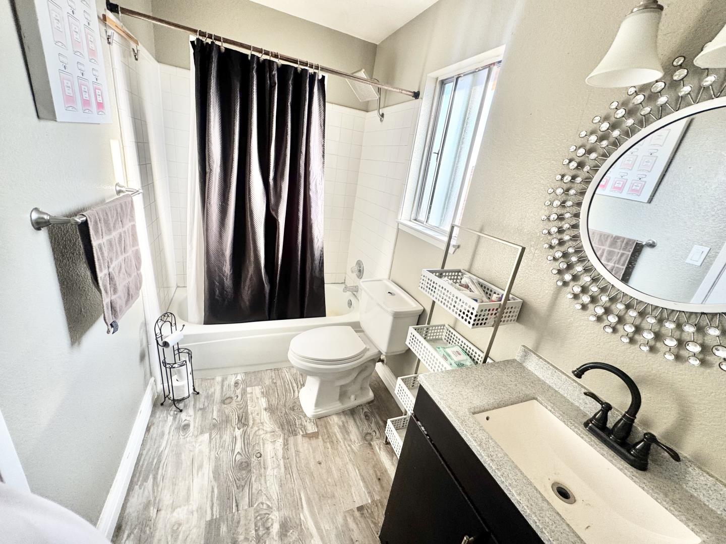 Detail Gallery Image 13 of 16 For 7605 Golden Rise Ct, Bakersfield,  CA 93313 - 3 Beds | 2/1 Baths