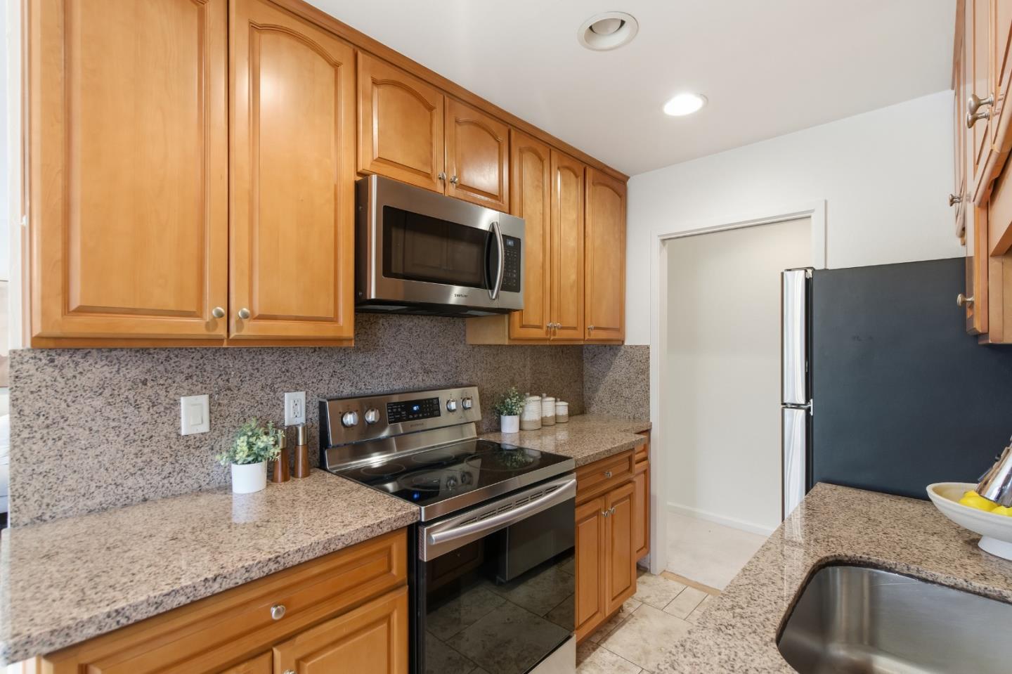 Detail Gallery Image 13 of 27 For 280 Easy St #406,  Mountain View,  CA 94043 - 2 Beds | 1 Baths