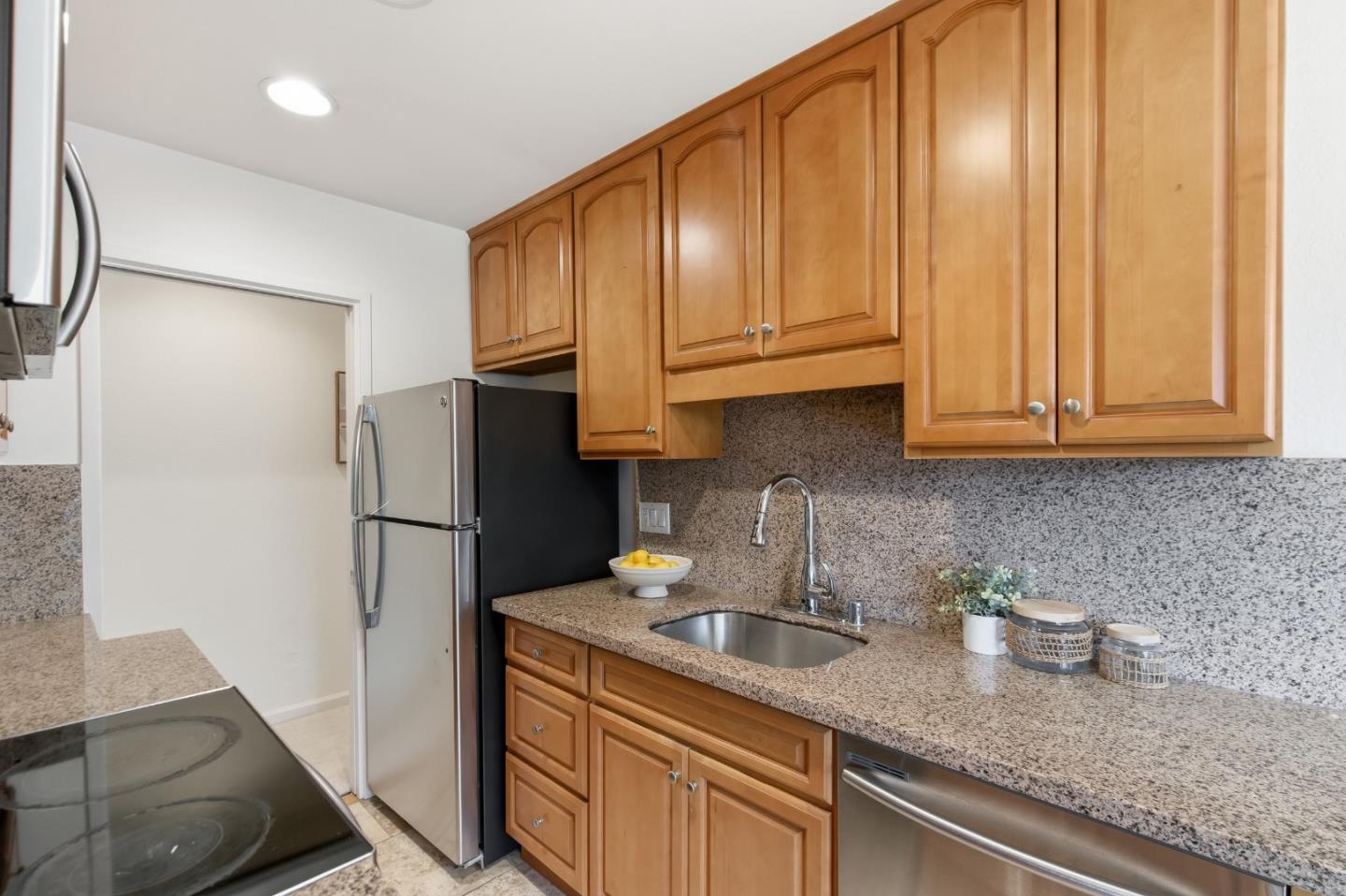 Detail Gallery Image 15 of 27 For 280 Easy St #406,  Mountain View,  CA 94043 - 2 Beds | 1 Baths