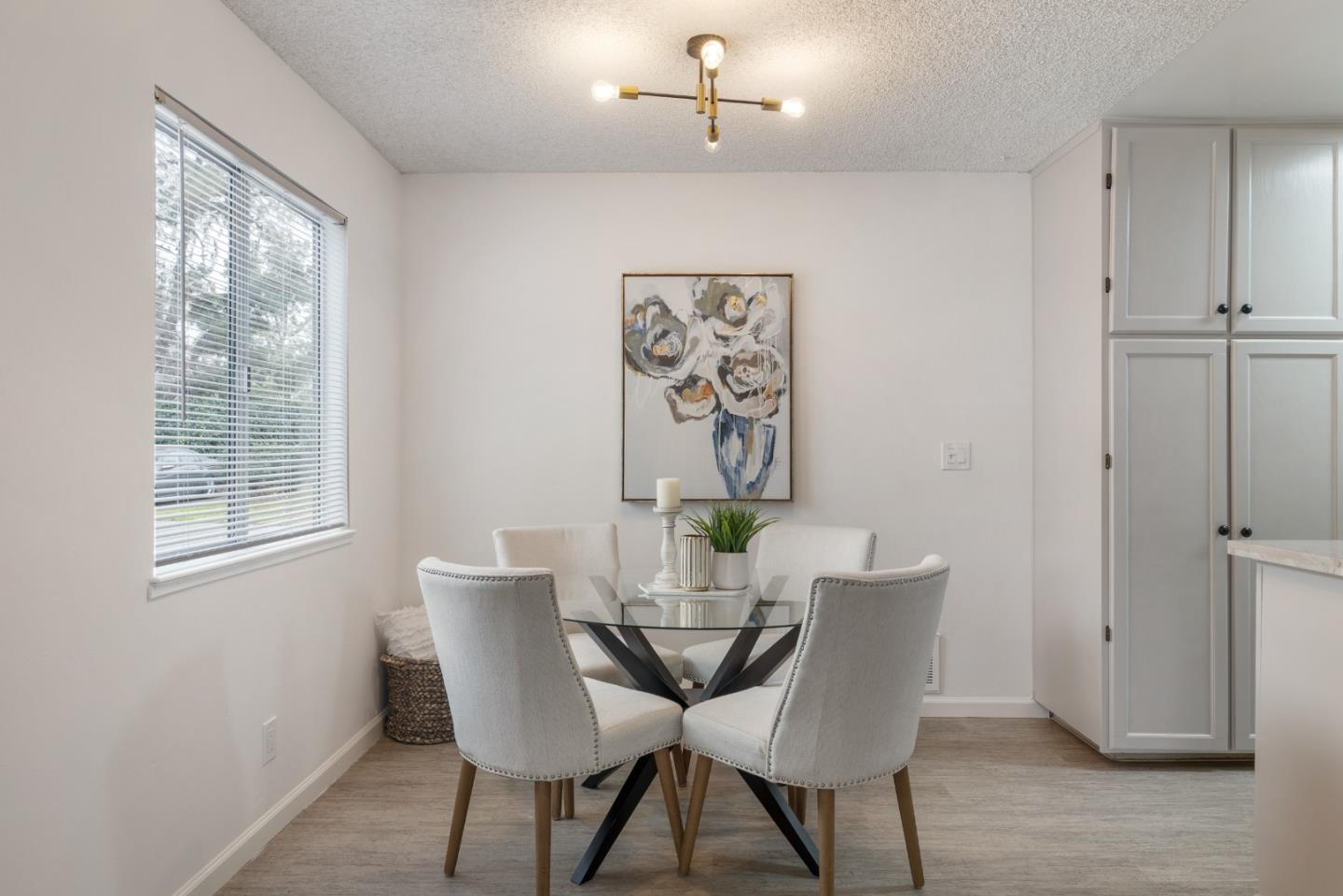 Detail Gallery Image 3 of 12 For 331 N 1st St #3,  Campbell,  CA 95008 - 2 Beds | 1 Baths