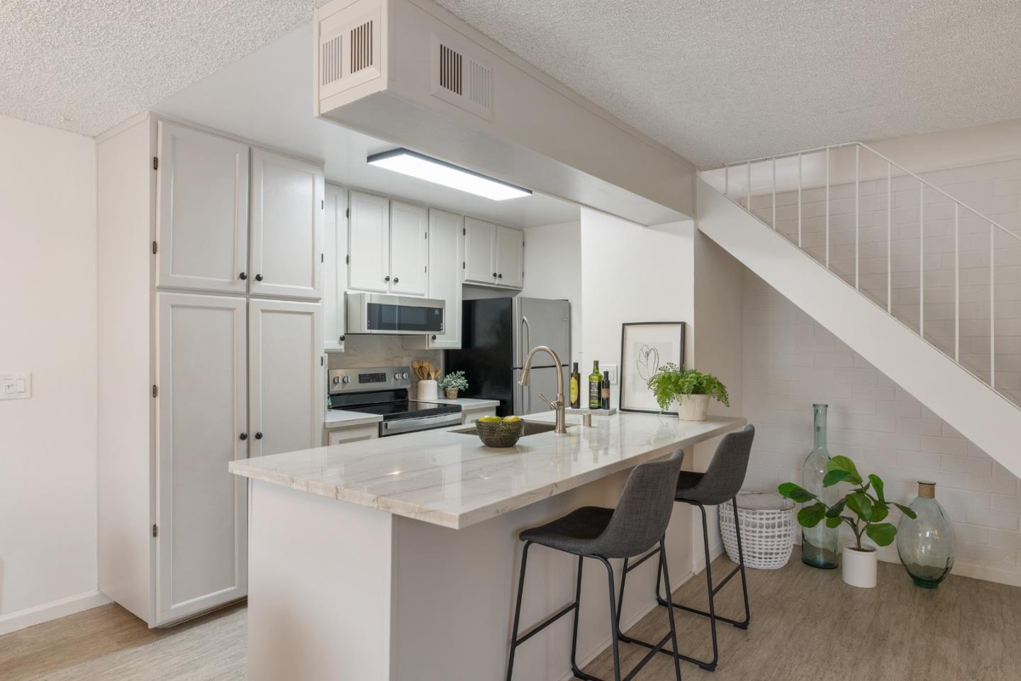 Detail Gallery Image 4 of 12 For 331 N 1st St #3,  Campbell,  CA 95008 - 2 Beds | 1 Baths