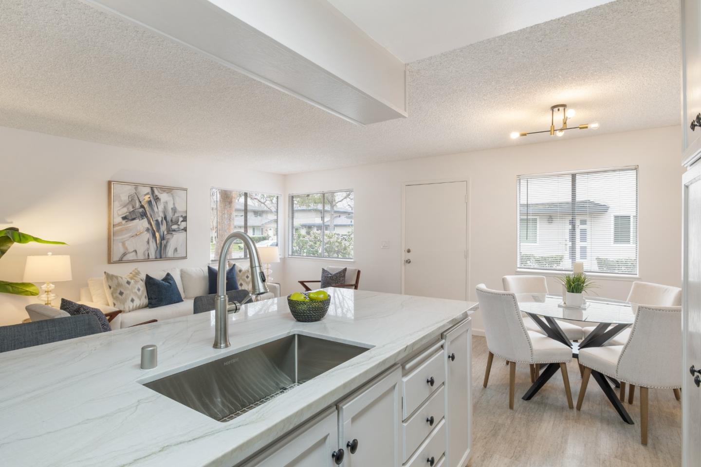 Detail Gallery Image 5 of 12 For 331 N 1st St #3,  Campbell,  CA 95008 - 2 Beds | 1 Baths