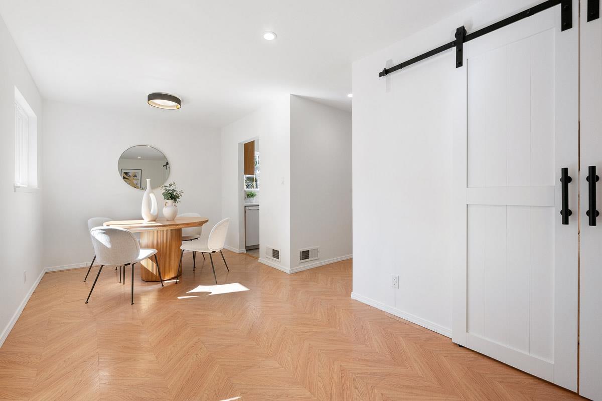 Detail Gallery Image 19 of 26 For 1111 Laguna, Burlingame,  CA 94010 - 6 Beds | 4 Baths