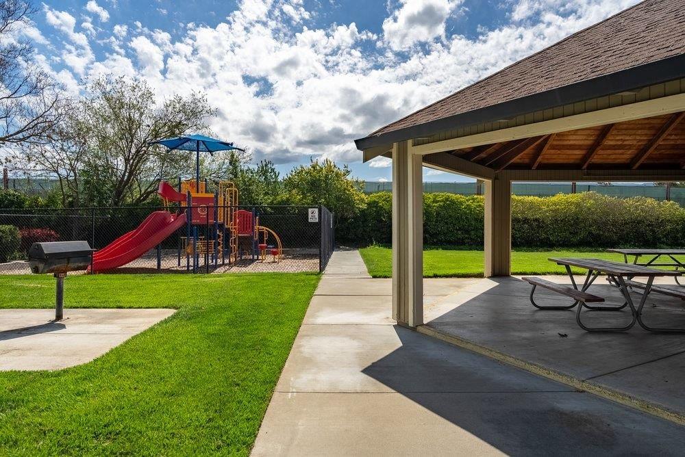 Detail Gallery Image 30 of 38 For 801 Nash Rd #B10,  Hollister,  CA 95023 - 2 Beds | 2 Baths