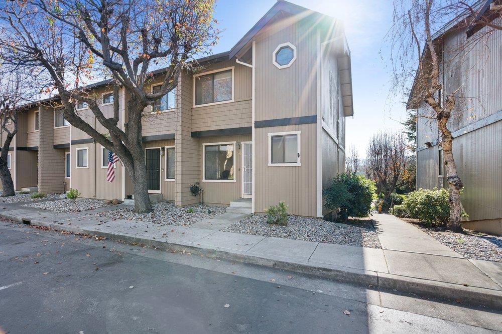 Detail Gallery Image 4 of 38 For 801 Nash Rd #B10,  Hollister,  CA 95023 - 2 Beds | 2 Baths