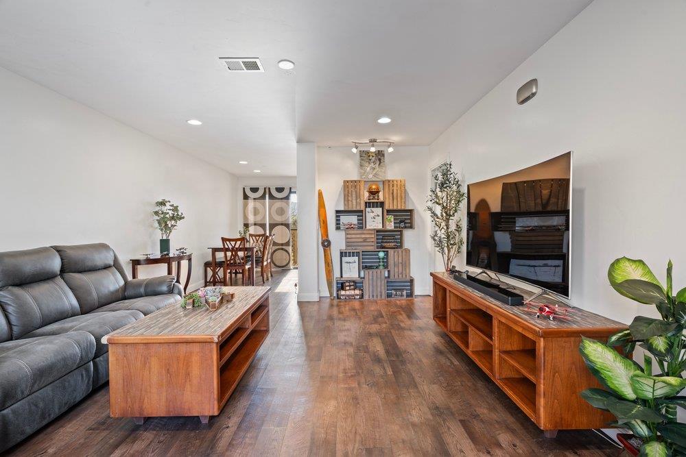 Detail Gallery Image 6 of 38 For 801 Nash Rd #B10,  Hollister,  CA 95023 - 2 Beds | 2 Baths