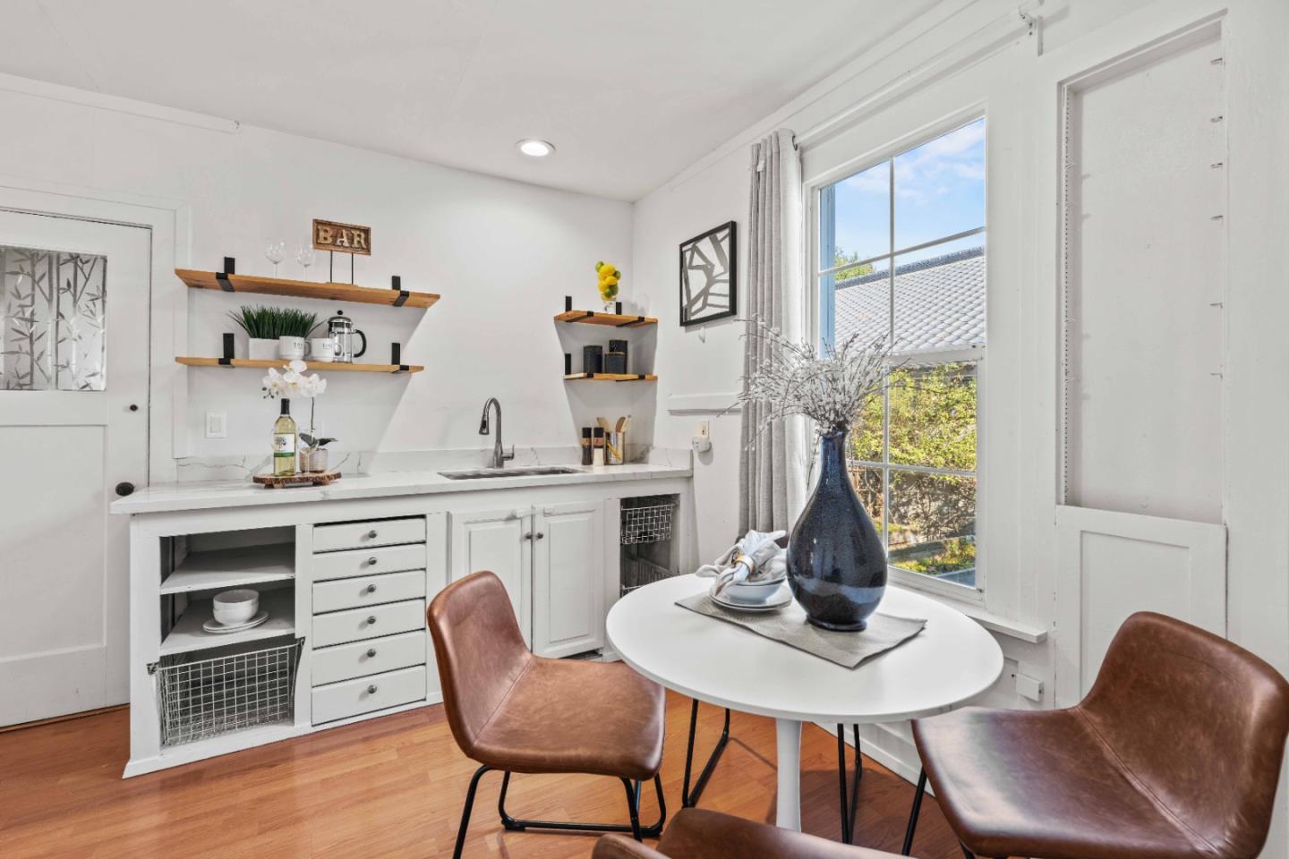 Detail Gallery Image 4 of 21 For 870 College Ave, Palo Alto,  CA 94306 - 1 Beds | 2 Baths