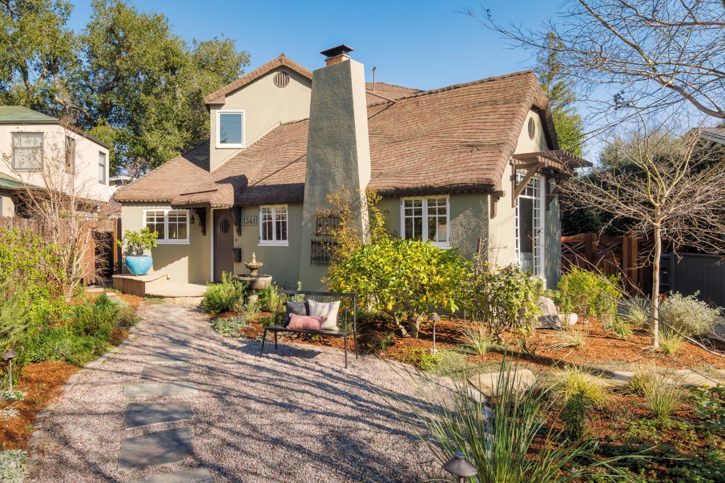 Detail Gallery Image 2 of 32 For 1341 Tasso St, Palo Alto,  CA 94301 - 4 Beds | 3 Baths