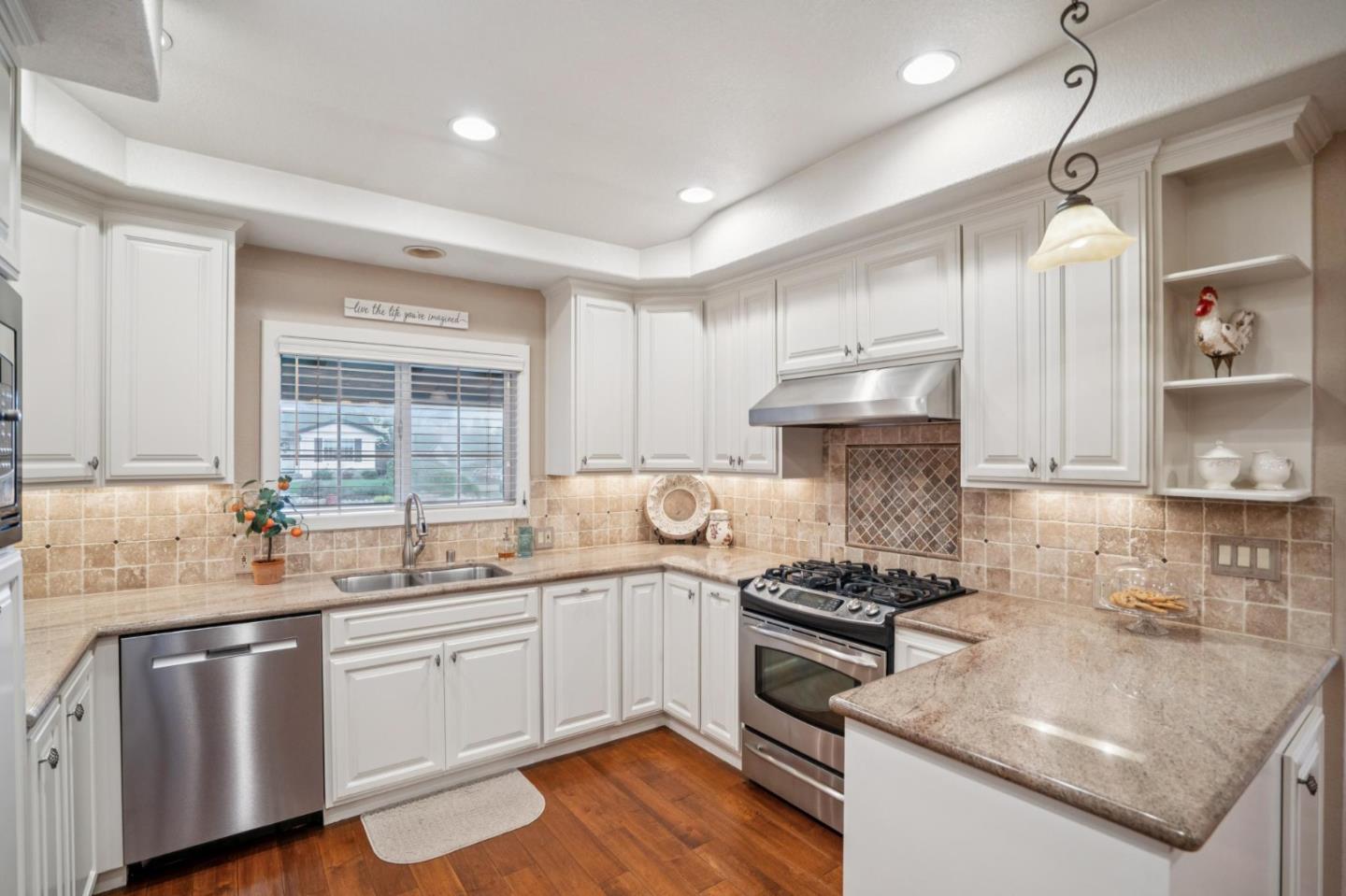 Detail Gallery Image 10 of 35 For 6204 Valley Glen Ct, San Jose,  CA 95123 - 4 Beds | 2 Baths