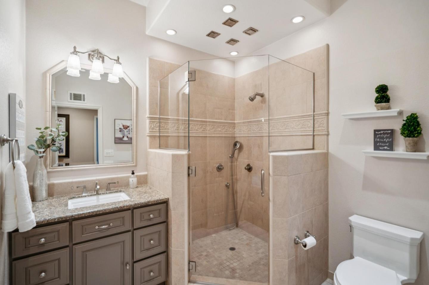 Detail Gallery Image 15 of 35 For 6204 Valley Glen Ct, San Jose,  CA 95123 - 4 Beds | 2 Baths