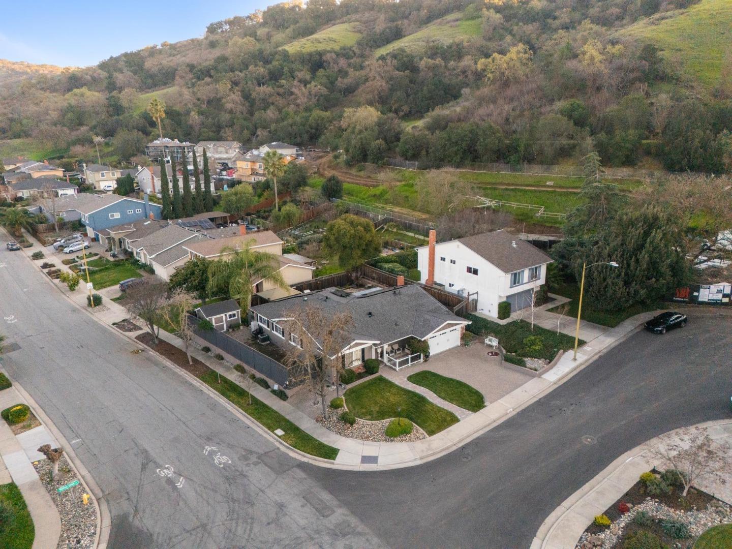 Detail Gallery Image 30 of 35 For 6204 Valley Glen Ct, San Jose,  CA 95123 - 4 Beds | 2 Baths