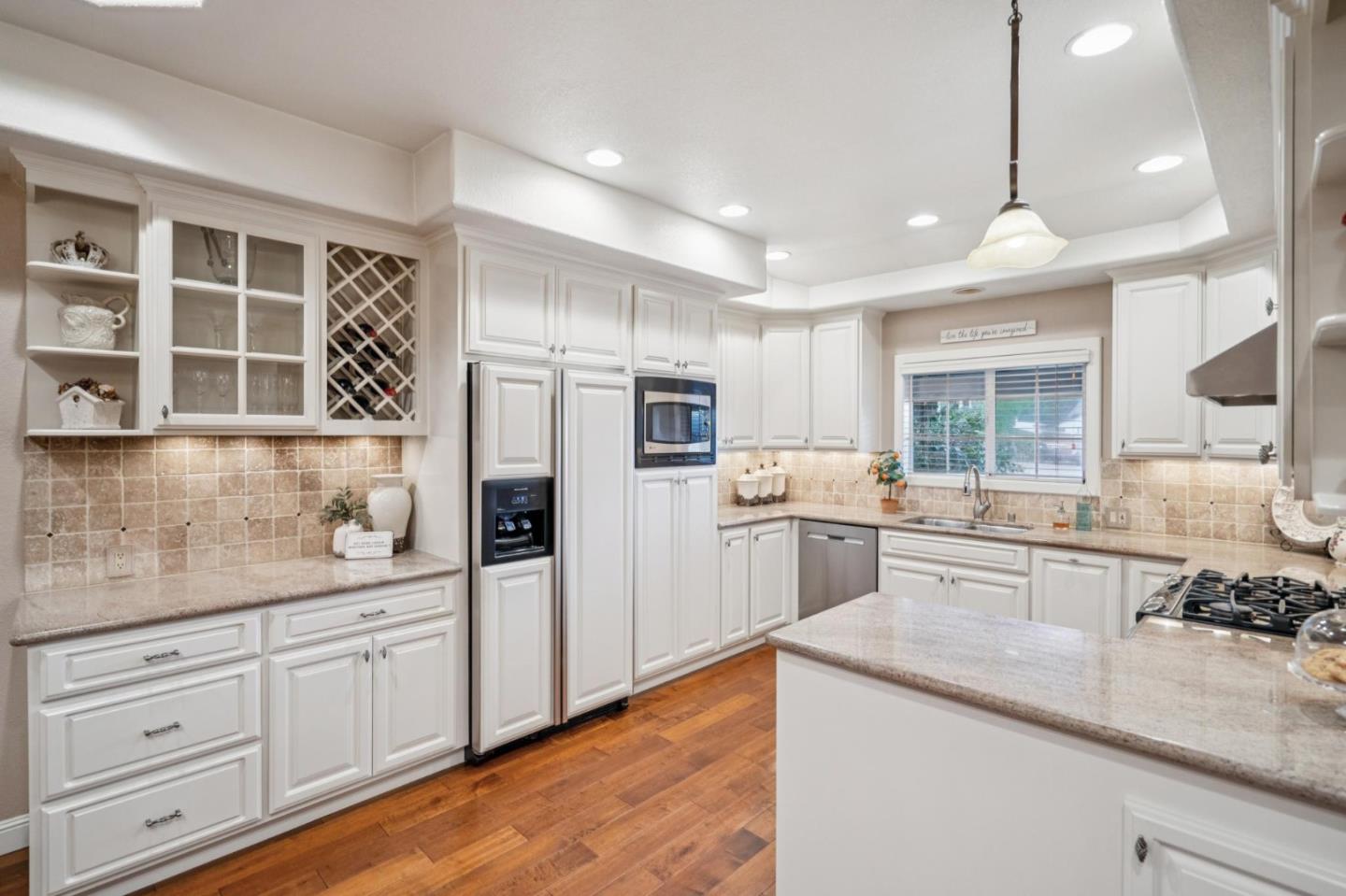 Detail Gallery Image 6 of 35 For 6204 Valley Glen Ct, San Jose,  CA 95123 - 4 Beds | 2 Baths