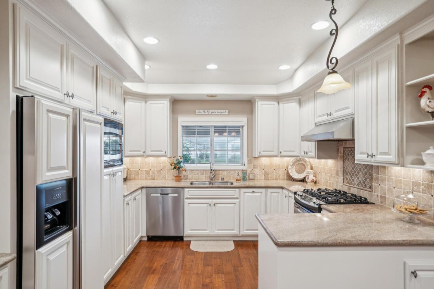 Detail Gallery Image 7 of 35 For 6204 Valley Glen Ct, San Jose,  CA 95123 - 4 Beds | 2 Baths