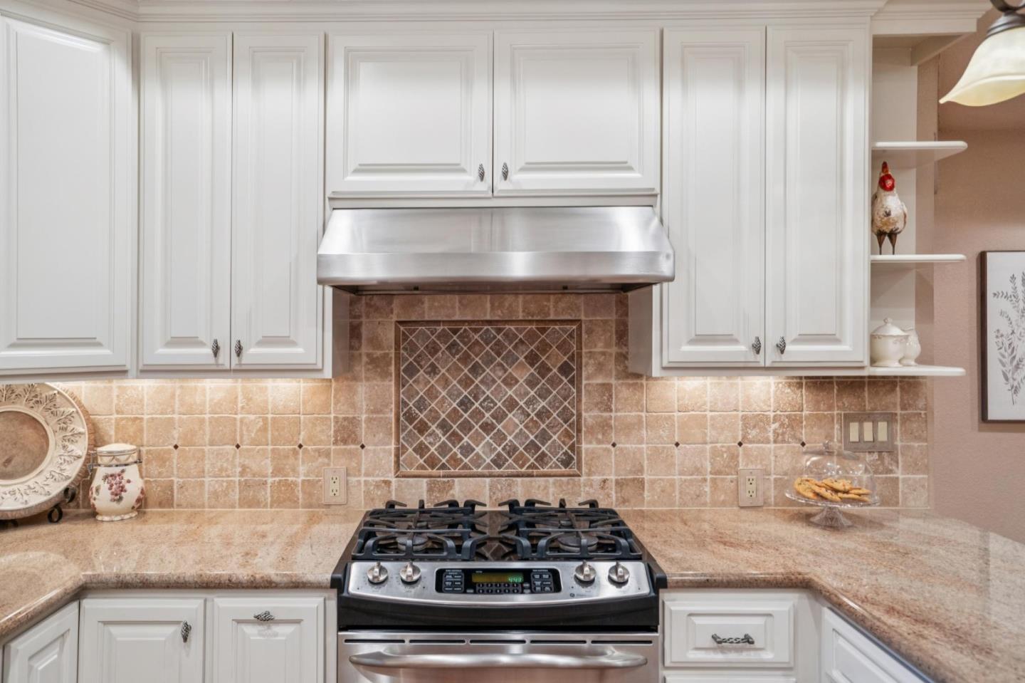 Detail Gallery Image 8 of 35 For 6204 Valley Glen Ct, San Jose,  CA 95123 - 4 Beds | 2 Baths