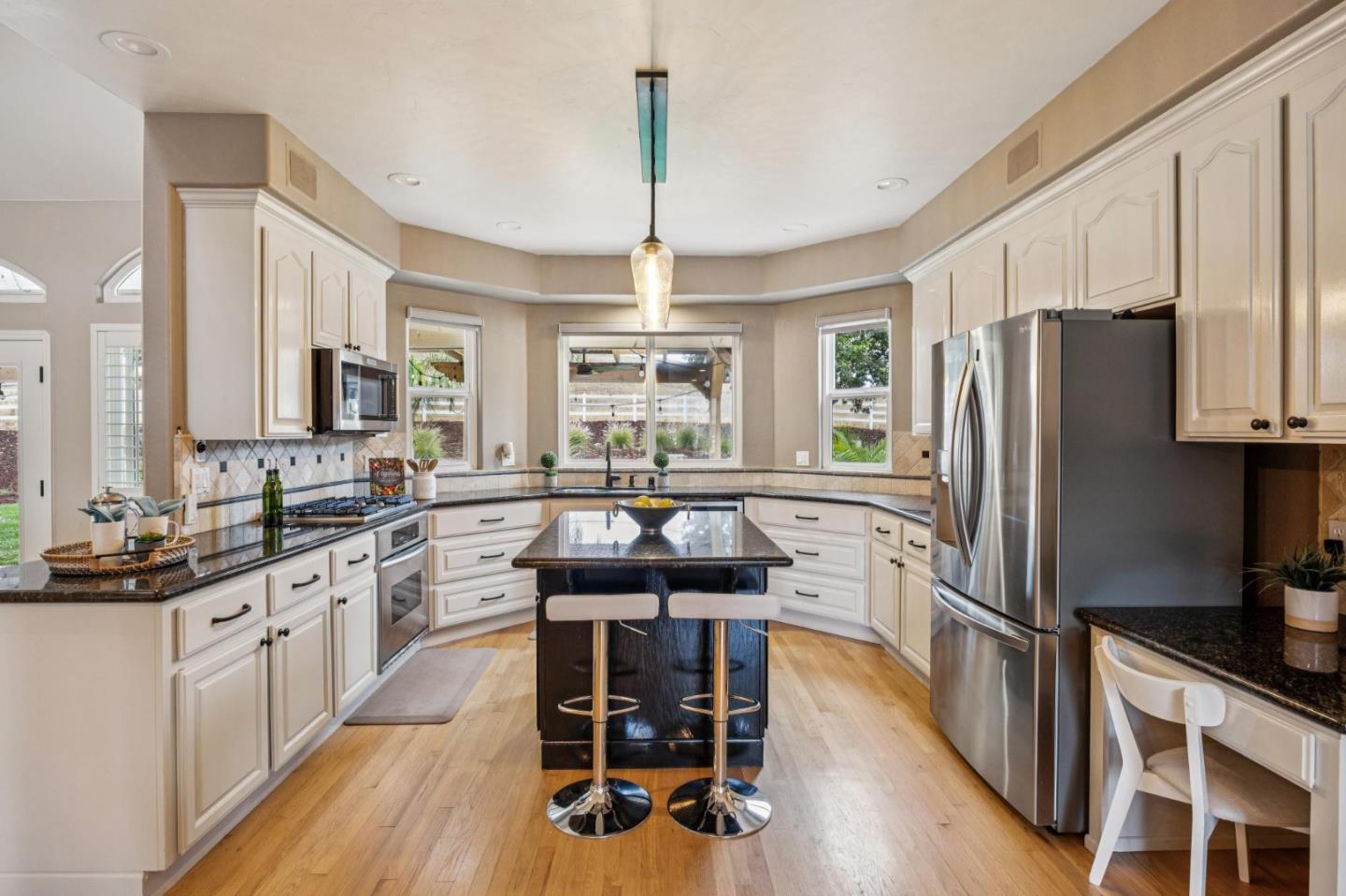 Detail Gallery Image 15 of 47 For 7000 Diablo Hills Rd, Tres Pinos,  CA 95075 - 5 Beds | 3 Baths