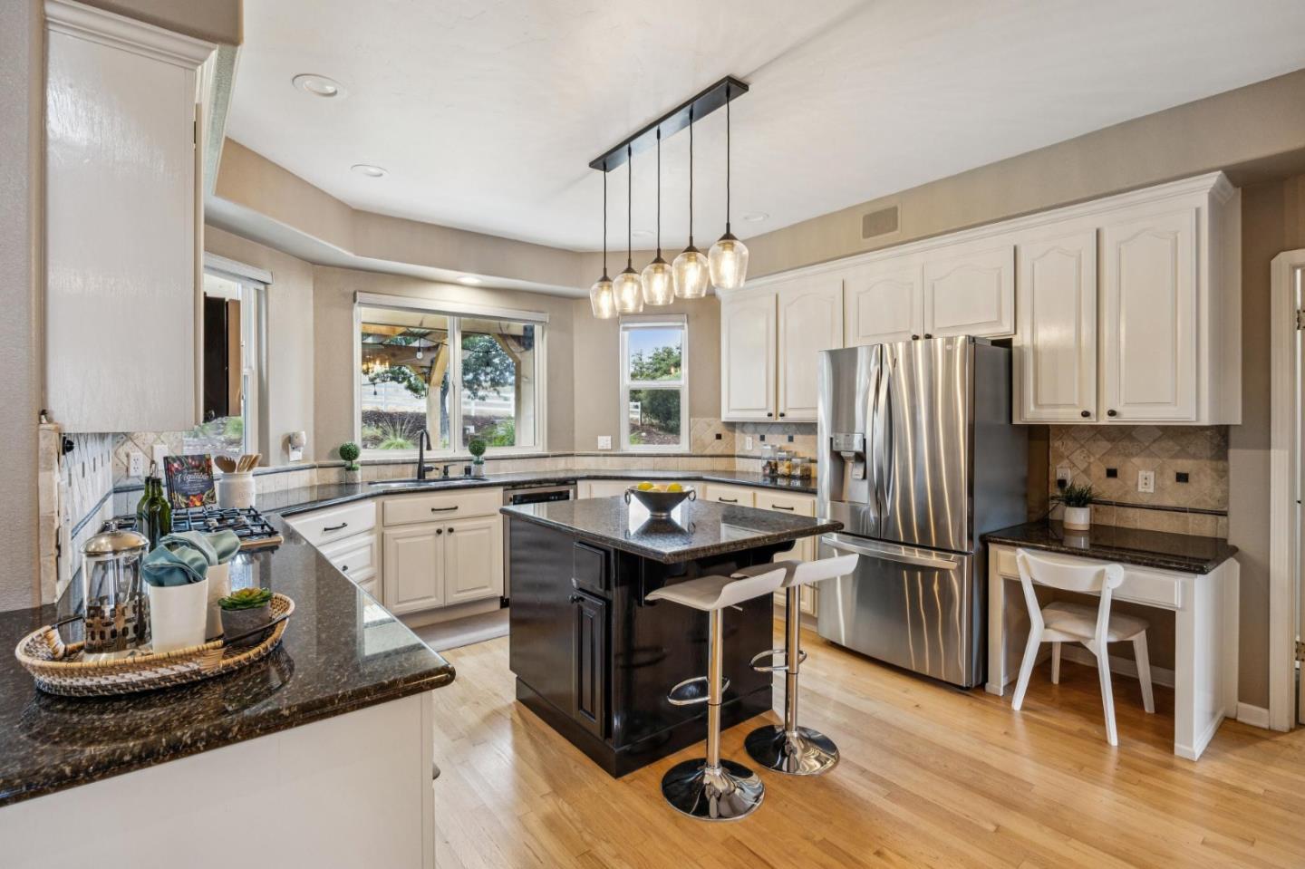 Detail Gallery Image 16 of 47 For 7000 Diablo Hills Rd, Tres Pinos,  CA 95075 - 5 Beds | 3 Baths