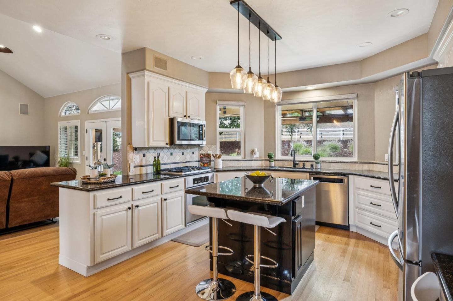 Detail Gallery Image 17 of 47 For 7000 Diablo Hills Rd, Tres Pinos,  CA 95075 - 5 Beds | 3 Baths