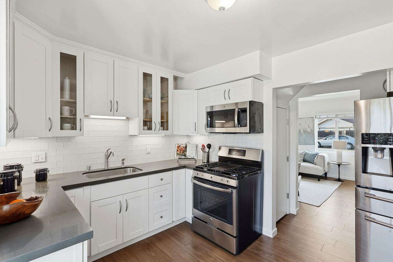 Detail Gallery Image 7 of 42 For 129 Francisco Dr, South San Francisco,  CA 94080 - 4 Beds | 2 Baths