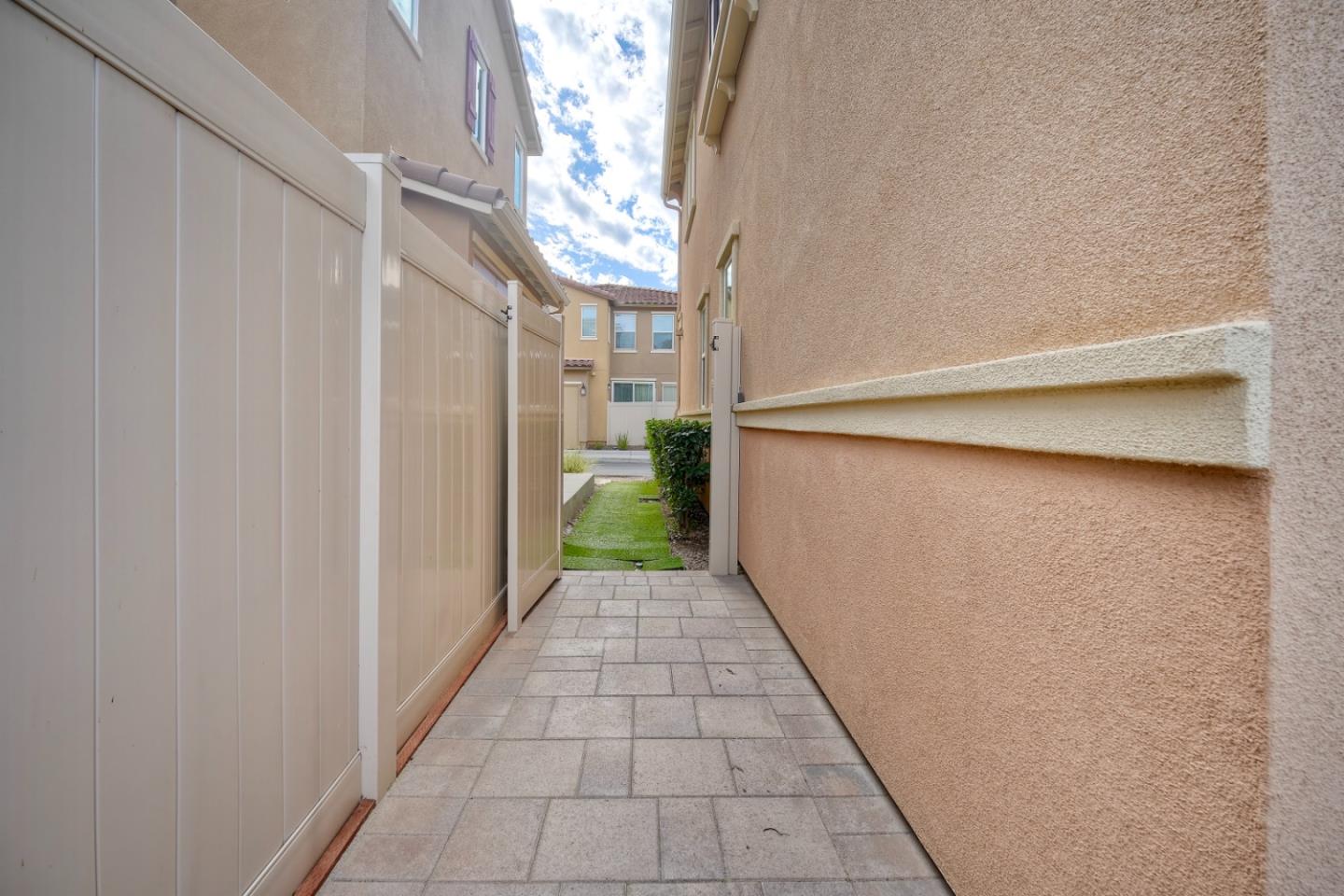 Detail Gallery Image 25 of 33 For 3072 Glenmore St, Vista,  CA 92081 - 3 Beds | 2/1 Baths