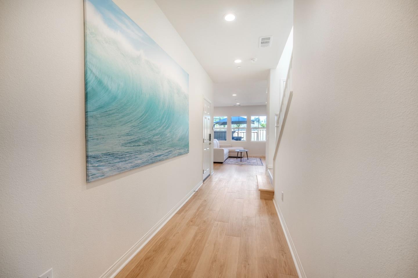 Detail Gallery Image 3 of 33 For 3072 Glenmore St, Vista,  CA 92081 - 3 Beds | 2/1 Baths