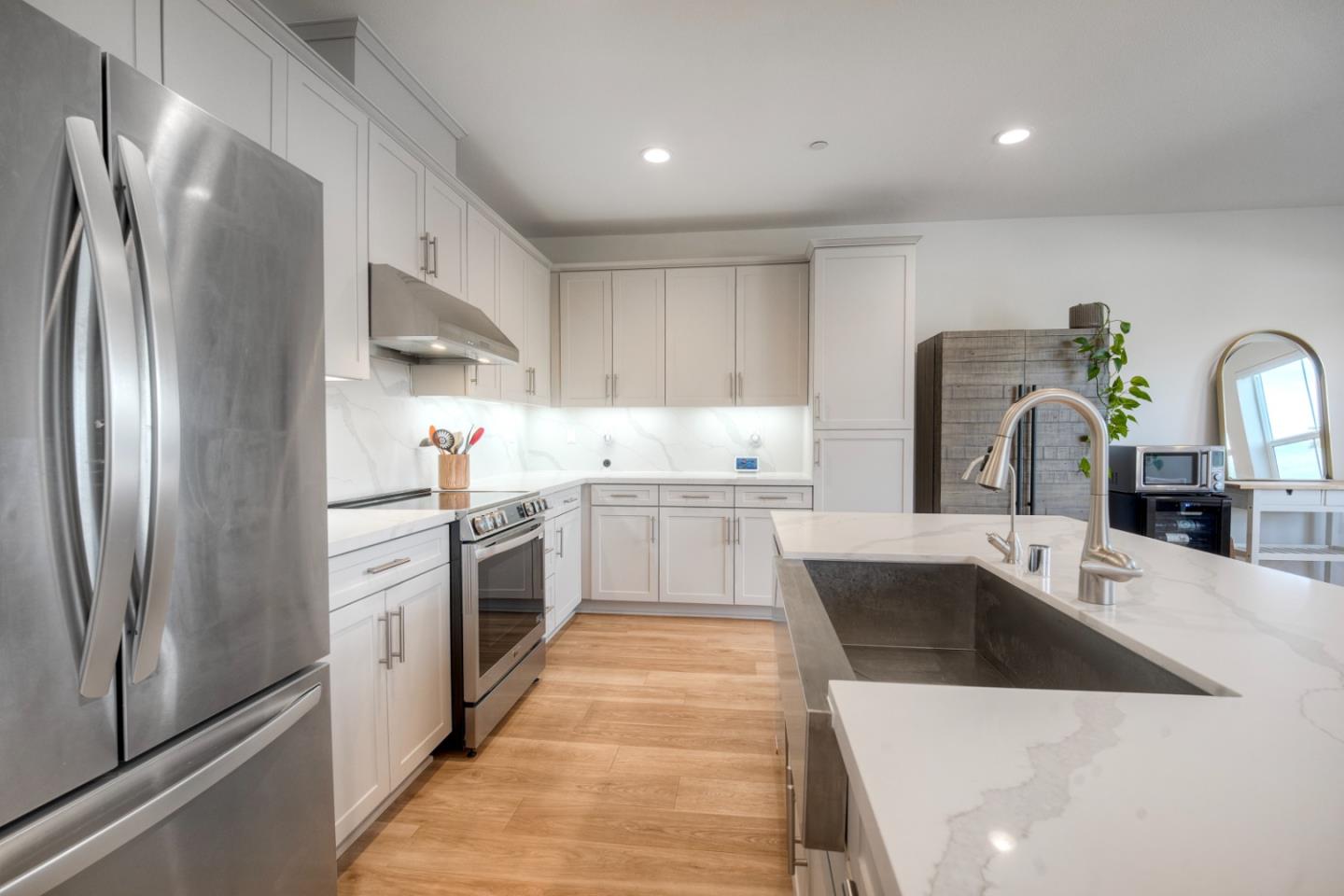 Detail Gallery Image 5 of 33 For 3072 Glenmore St, Vista,  CA 92081 - 3 Beds | 2/1 Baths