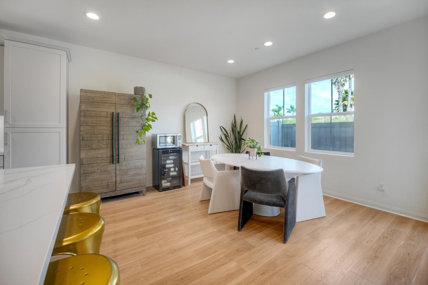 Detail Gallery Image 8 of 33 For 3072 Glenmore St, Vista,  CA 92081 - 3 Beds | 2/1 Baths