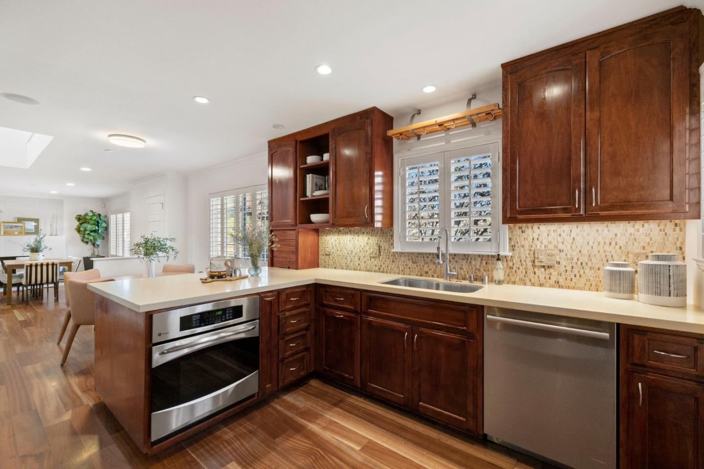 Detail Gallery Image 16 of 48 For 612 Hudson St, Redwood City,  CA 94061 - 4 Beds | 3 Baths