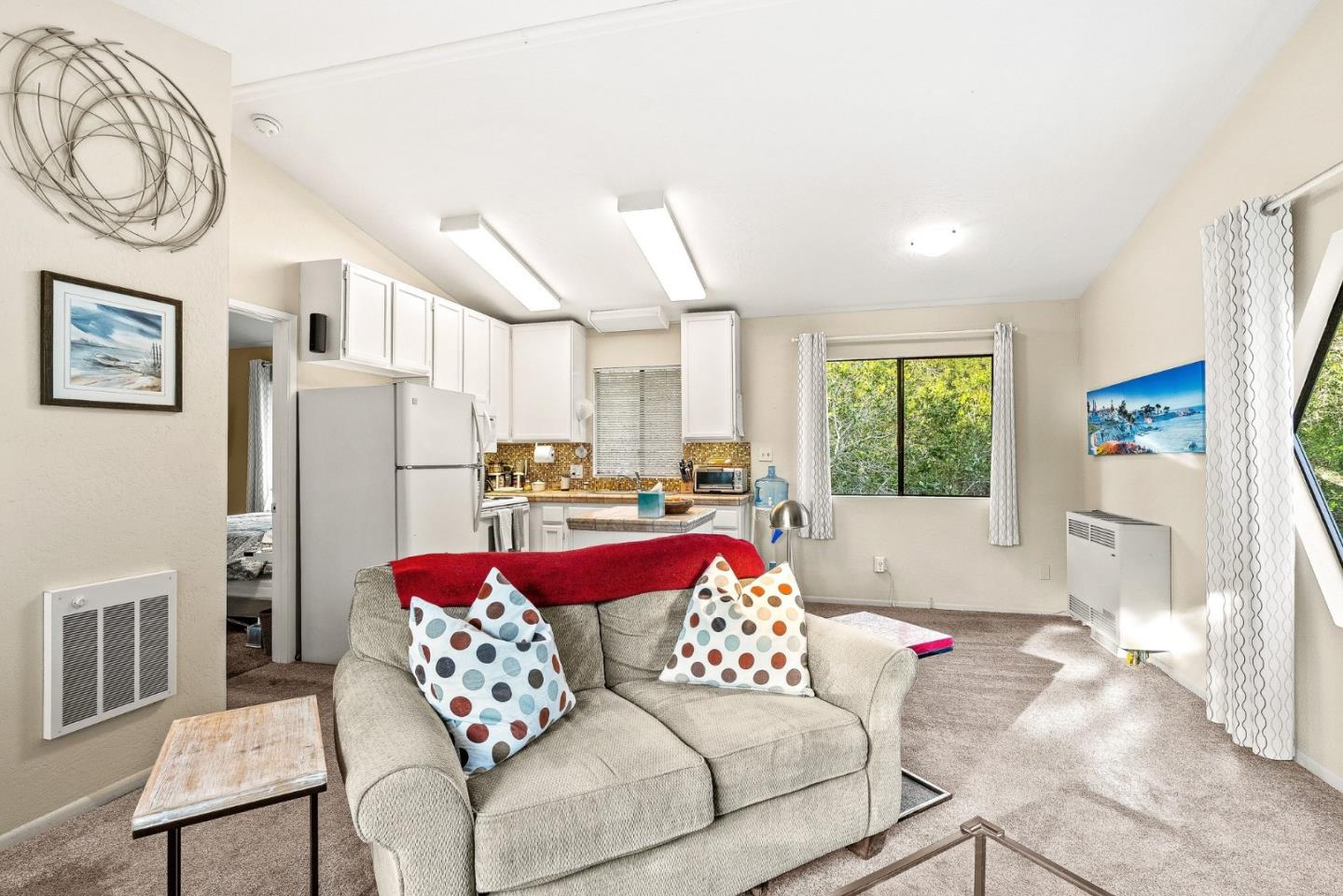 Detail Gallery Image 17 of 32 For 15460 Weather Rock Way, Salinas,  CA 93908 - 3 Beds | 2/1 Baths