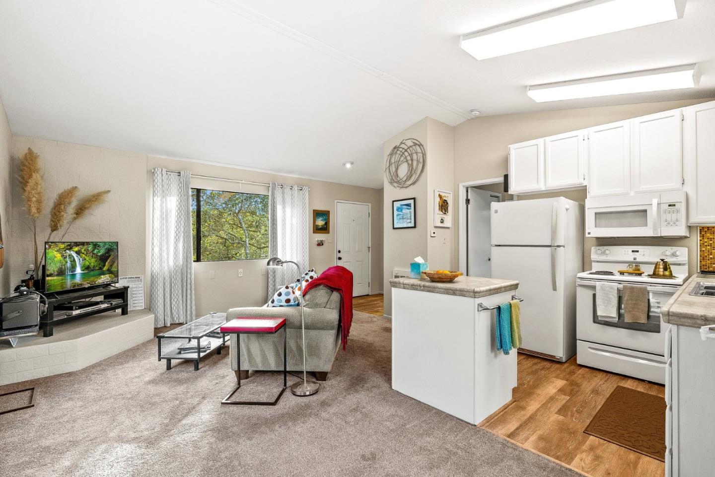 Detail Gallery Image 18 of 32 For 15460 Weather Rock Way, Salinas,  CA 93908 - 3 Beds | 2/1 Baths