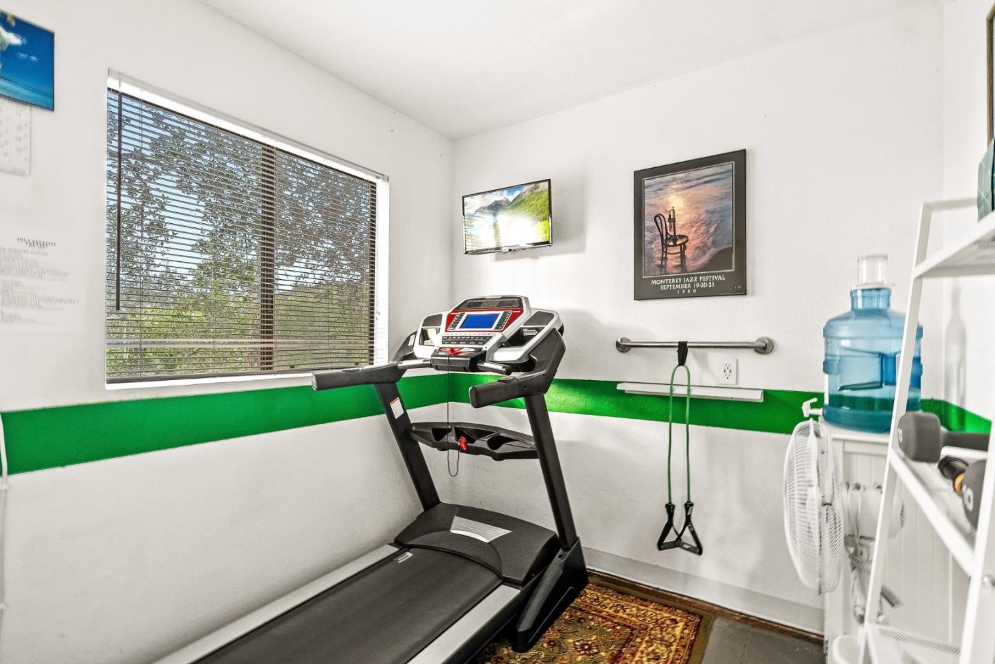 Detail Gallery Image 22 of 32 For 15460 Weather Rock Way, Salinas,  CA 93908 - 3 Beds | 2/1 Baths