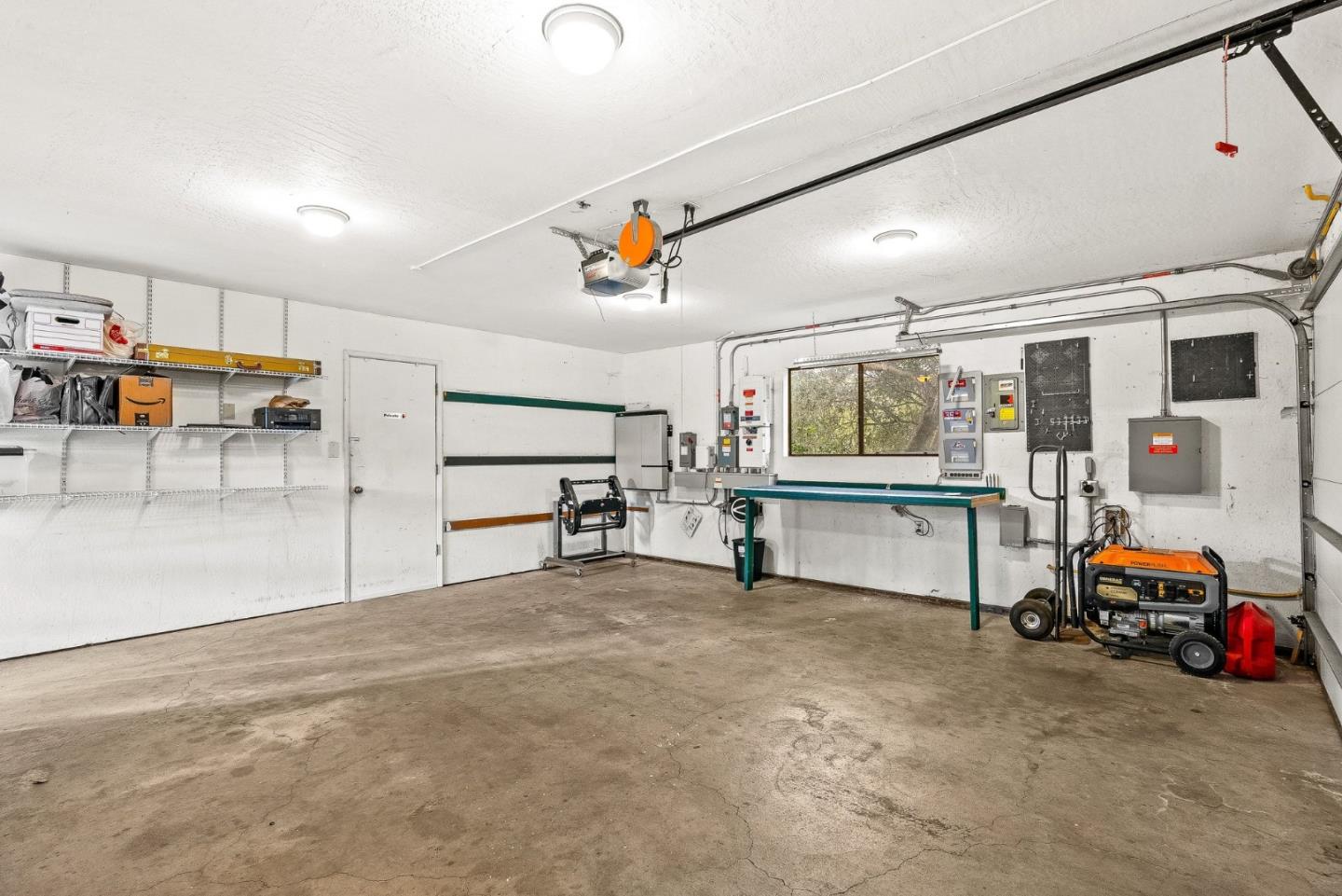 Detail Gallery Image 24 of 32 For 15460 Weather Rock Way, Salinas,  CA 93908 - 3 Beds | 2/1 Baths