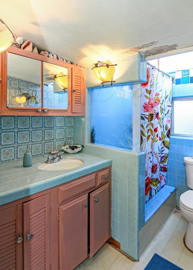 Detail Gallery Image 5 of 18 For 721 Prospect Heights, Santa Cruz,  CA 95065 - 3 Beds | 2 Baths