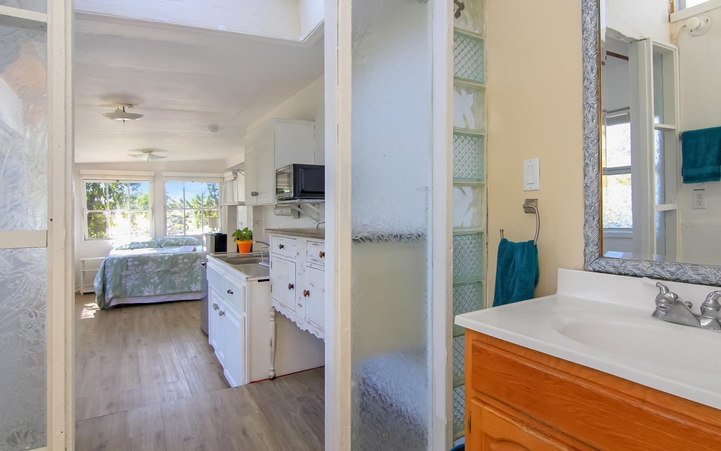 Detail Gallery Image 9 of 18 For 721 Prospect Heights, Santa Cruz,  CA 95065 - 3 Beds | 2 Baths