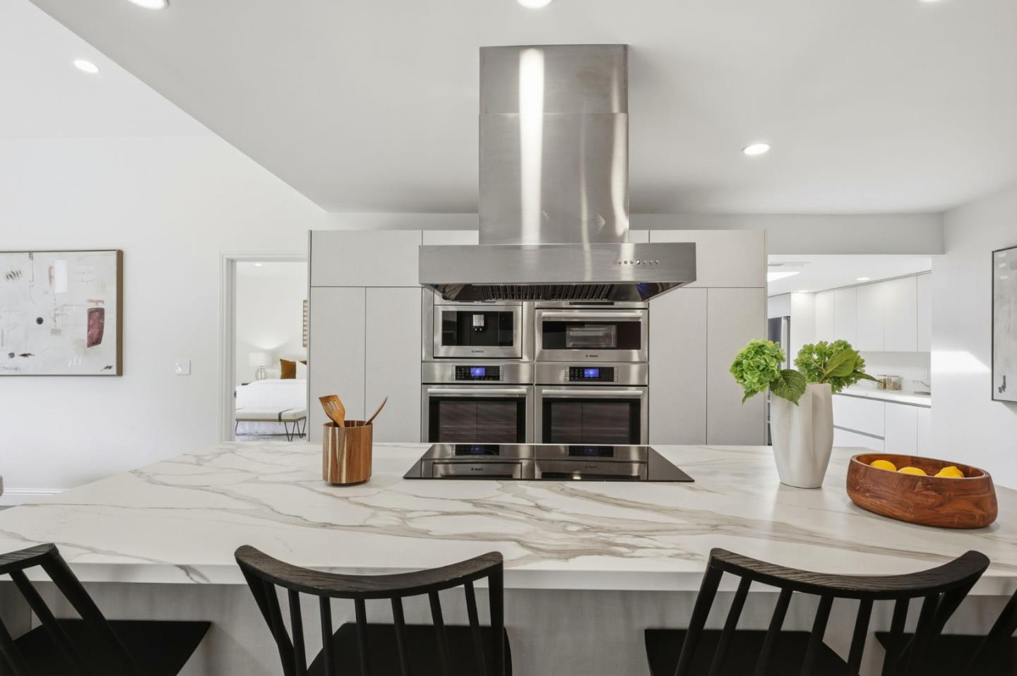 Detail Gallery Image 10 of 36 For 78 Poinsettia Ave, San Mateo,  CA 94403 - 4 Beds | 2 Baths