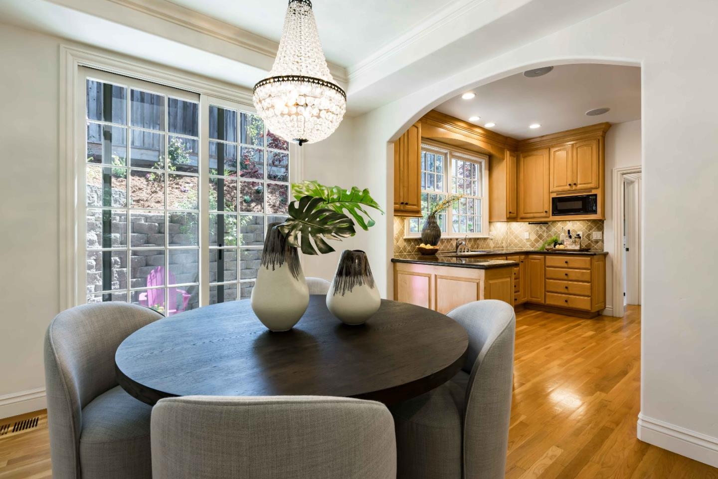 Detail Gallery Image 5 of 21 For 11722 Putter Way, Los Altos,  CA 94024 - 3 Beds | 2/1 Baths