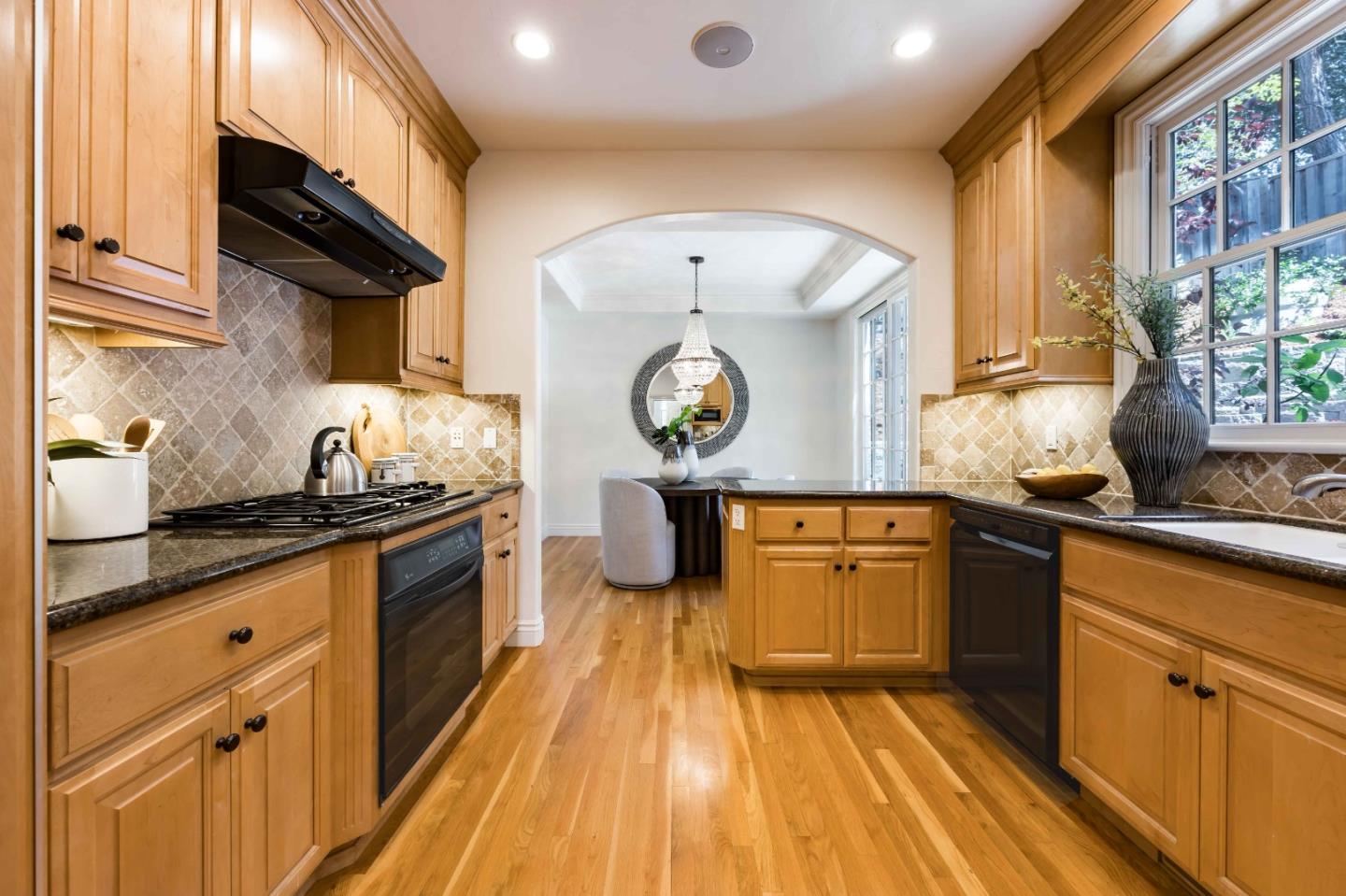 Detail Gallery Image 9 of 21 For 11722 Putter Way, Los Altos,  CA 94024 - 3 Beds | 2/1 Baths