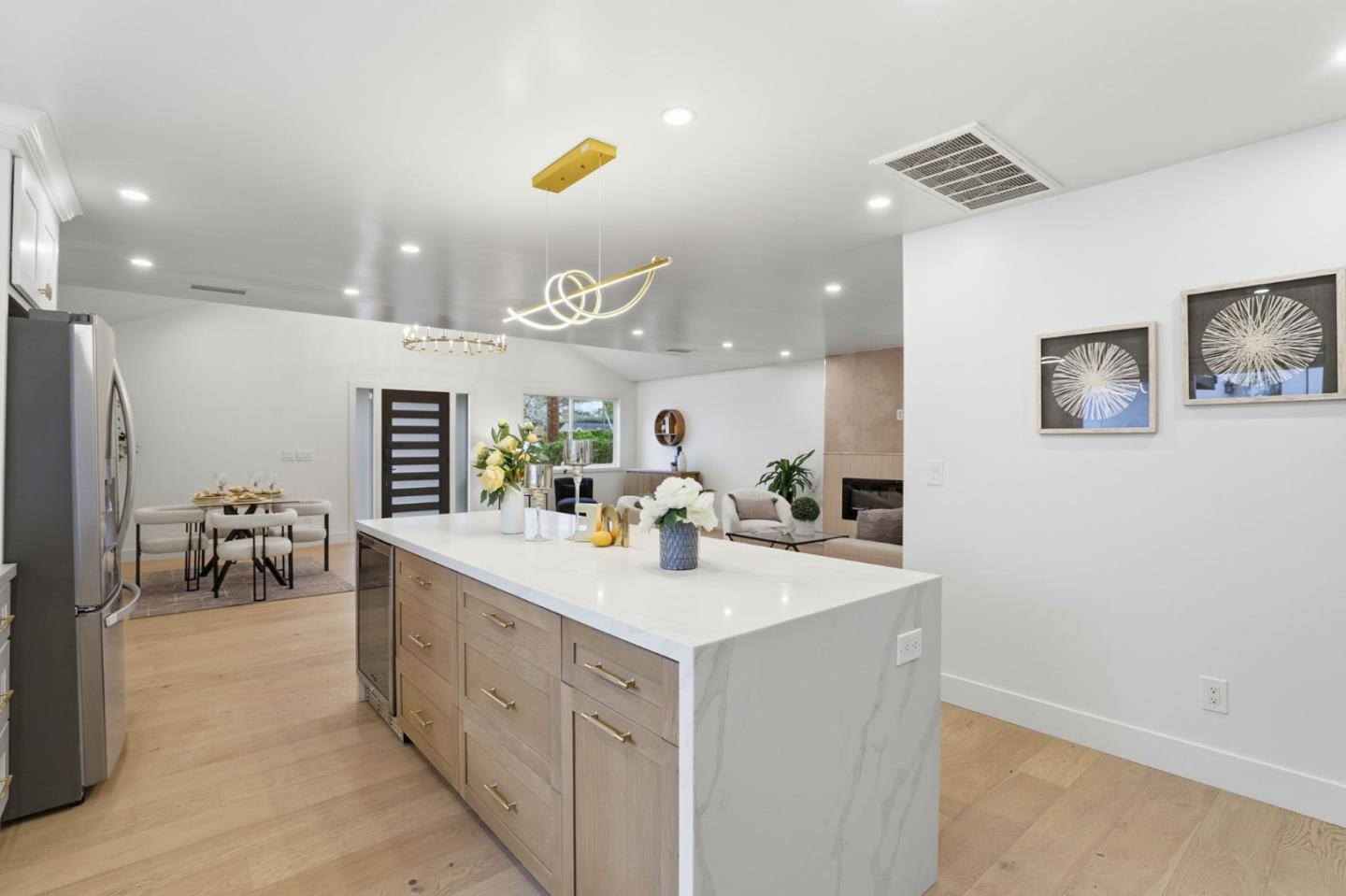 Detail Gallery Image 11 of 36 For 3109 Maddux Dr, Palo Alto,  CA 94303 - 4 Beds | 2 Baths