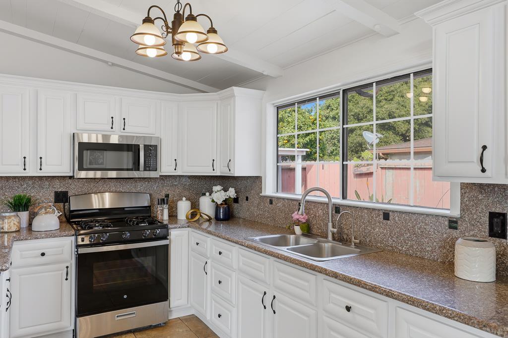 Detail Gallery Image 16 of 75 For 2675 Leeward St, Hayward,  CA 94545 - 4 Beds | 3 Baths